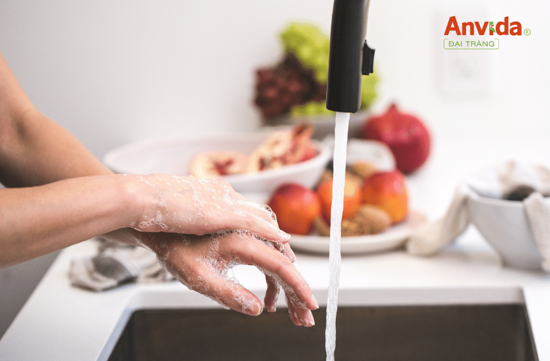 Thường xuyên rửa tay với xà phòng và nước sẽ giúp C. diff không lây lan và không nhập trở lại cơ thể của bạn